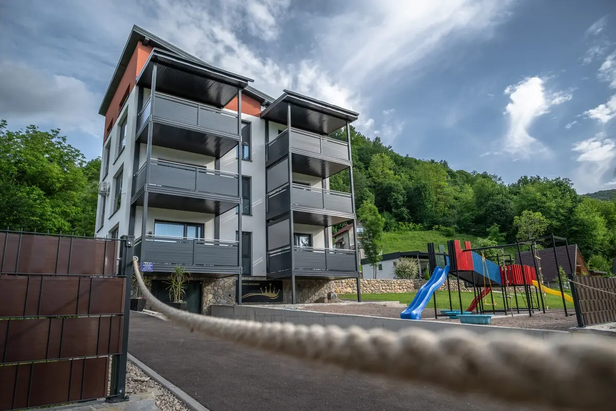 Chic 1BDR Apt - Free Parking