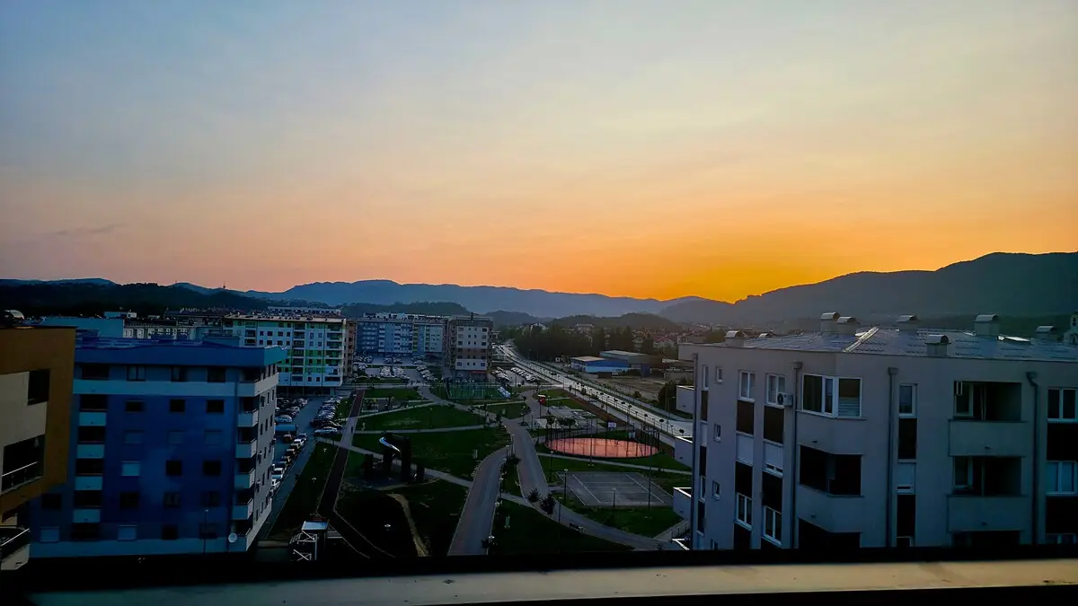 Top Floor Modern Penthouse | Free Parking