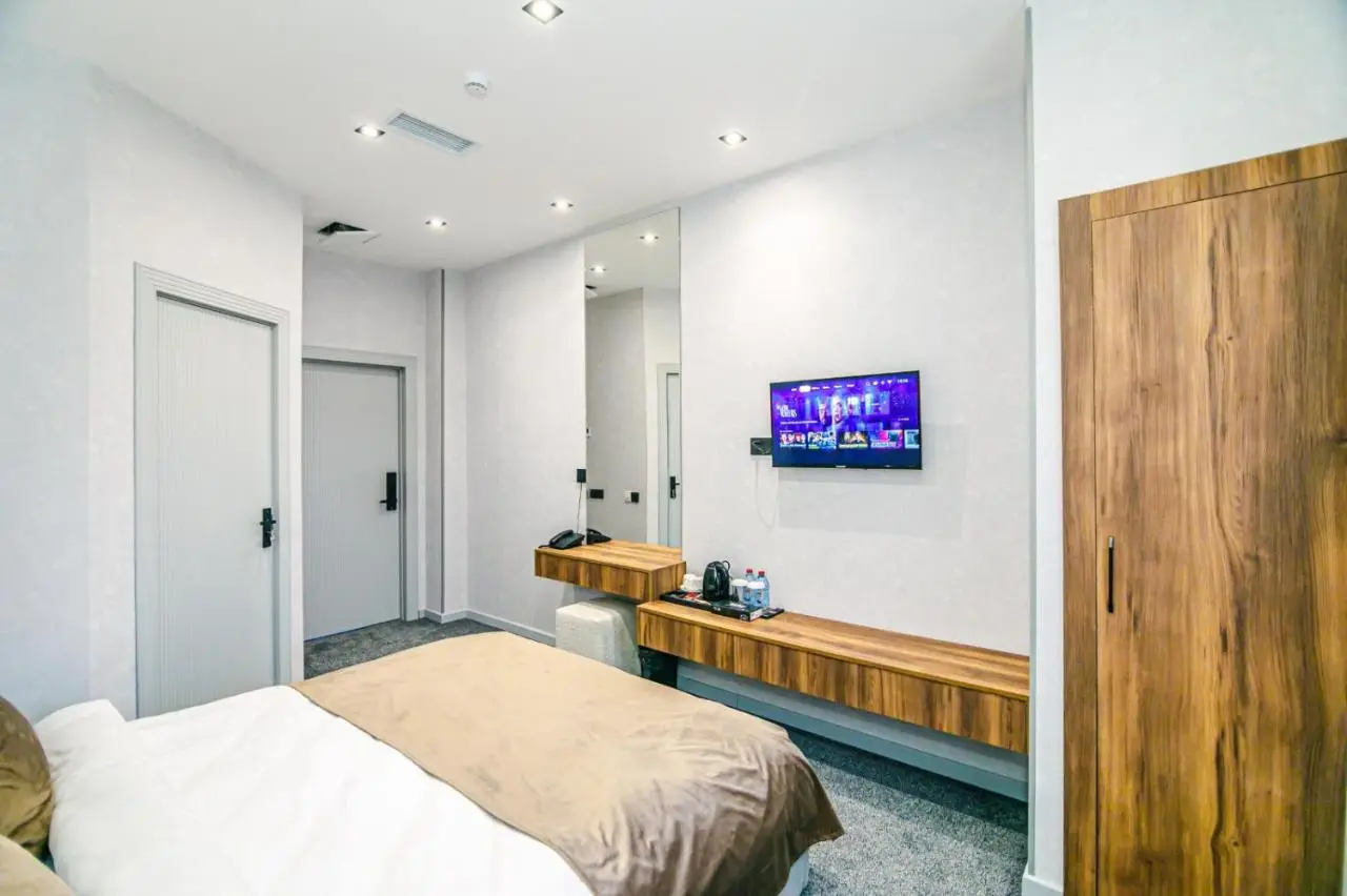 GREEN PARK HOTEl