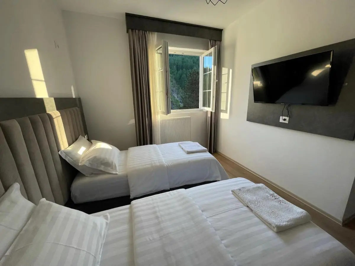 Hotel SH & SH