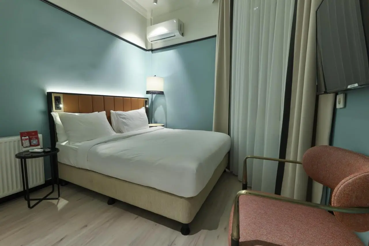 EA Exclusive Hotel