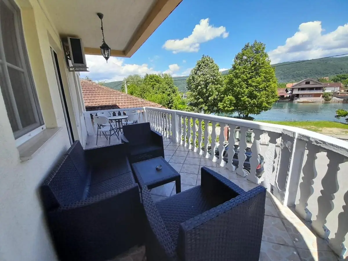 Amina River Apartment
