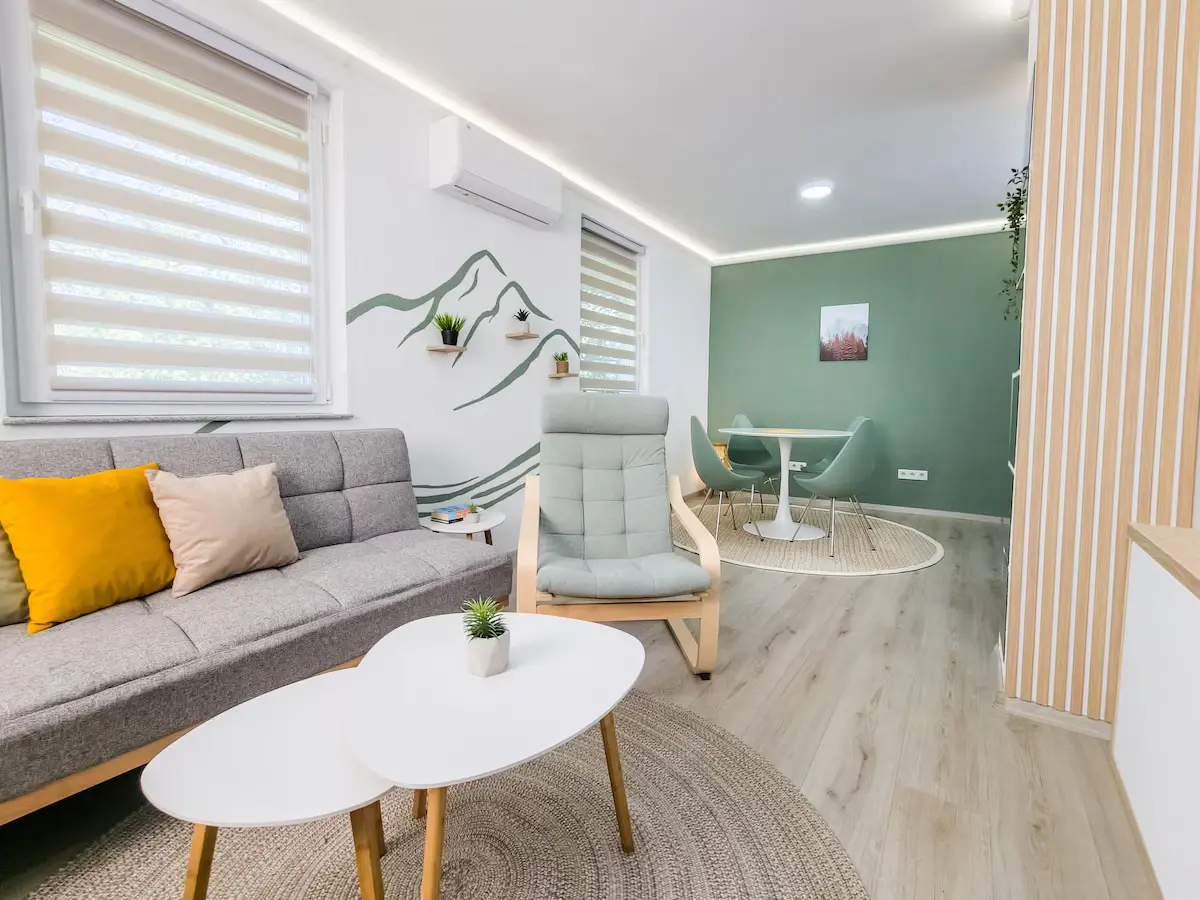 Modern Family House with Terrace & FREE Parking