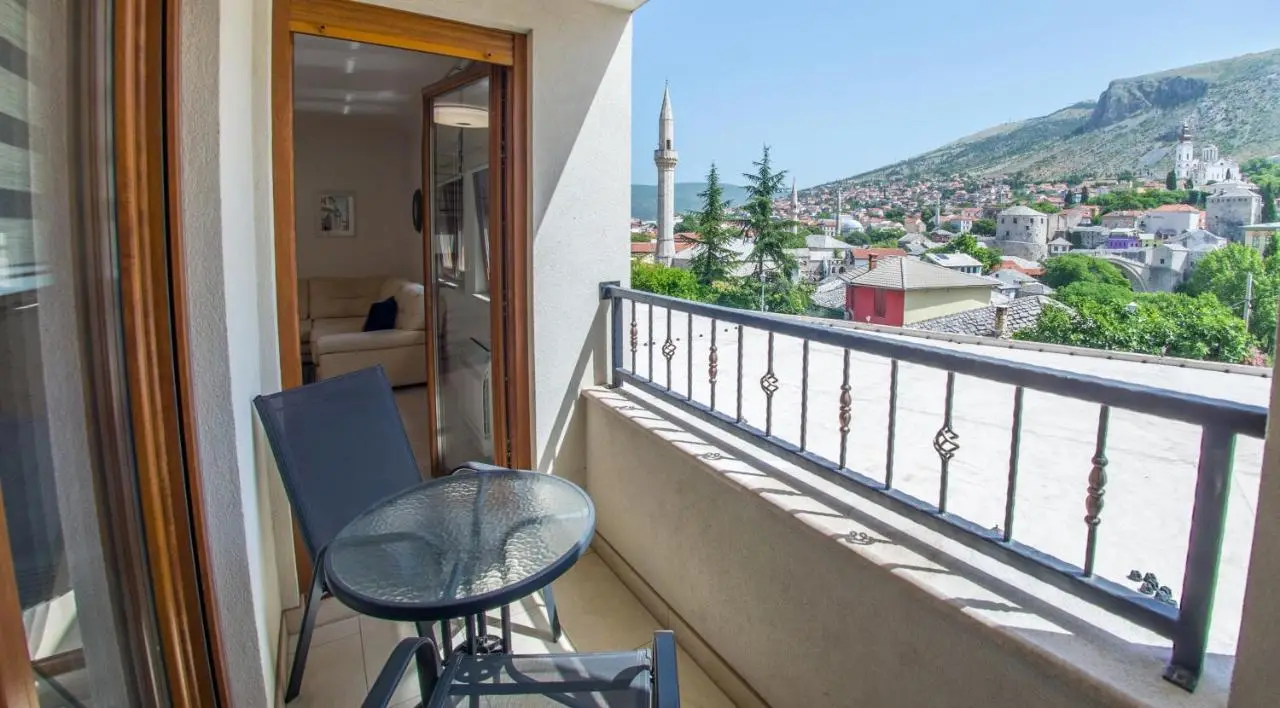 Apartment Light De Luxe - with Old Bridge view