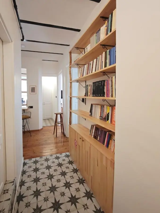 1910 Pera Apartment