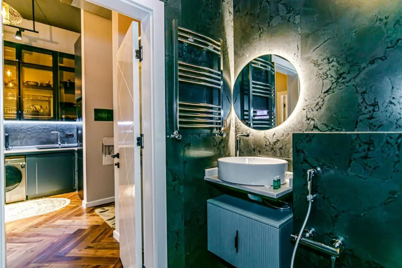 LUXURY K NightsBridge Residance White City