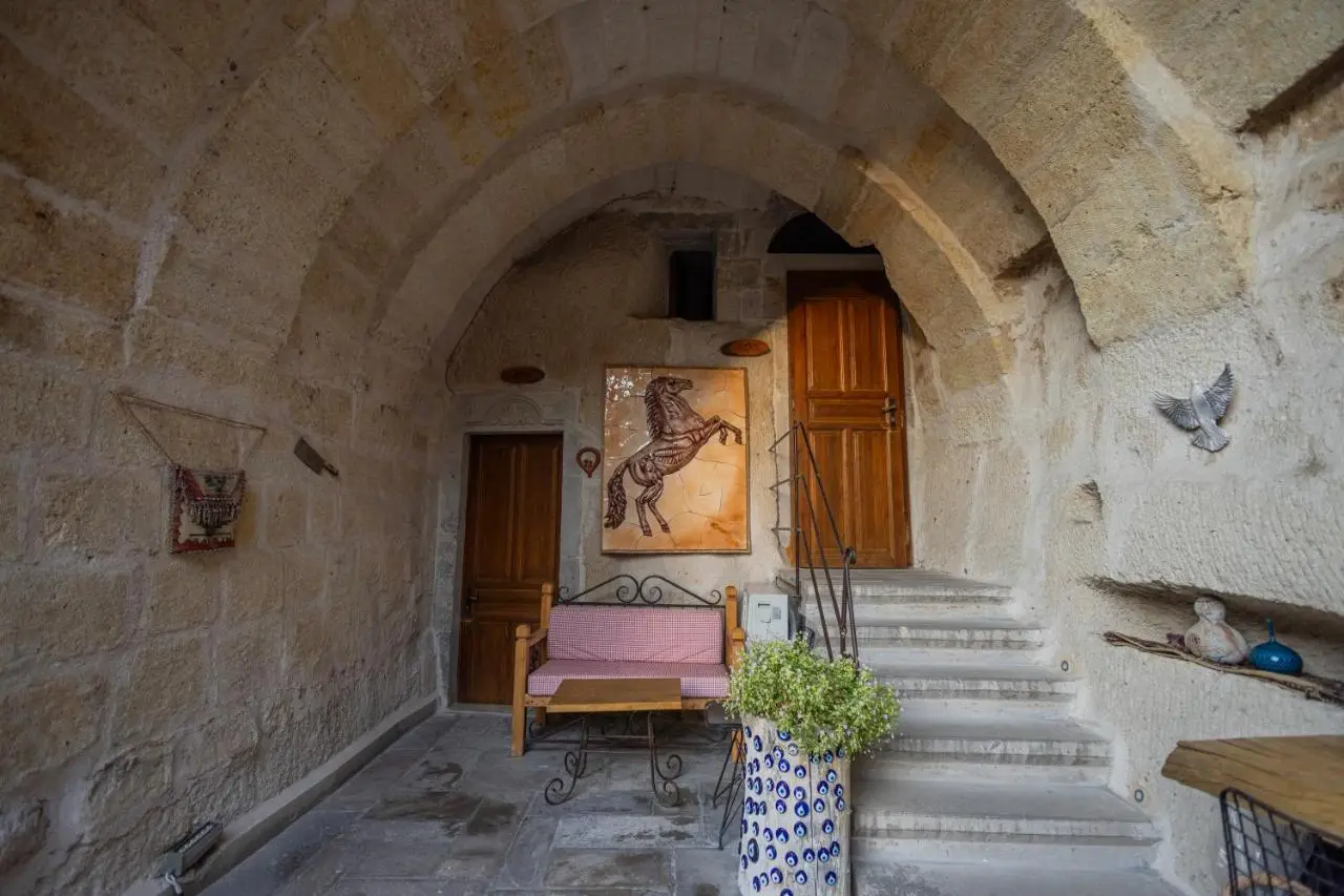 Aren Cave Hotel And Art Gallery