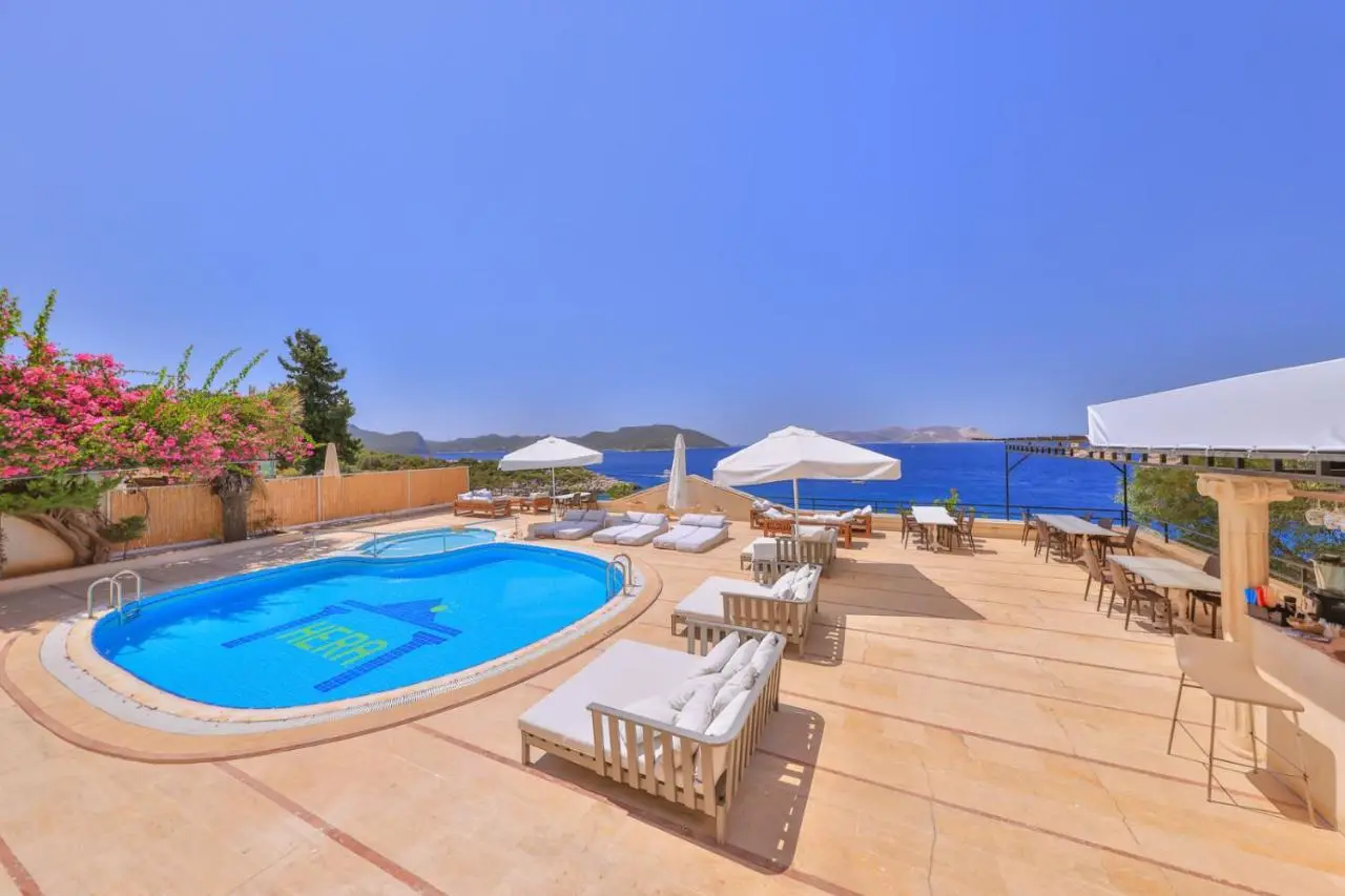 Hera Hotel