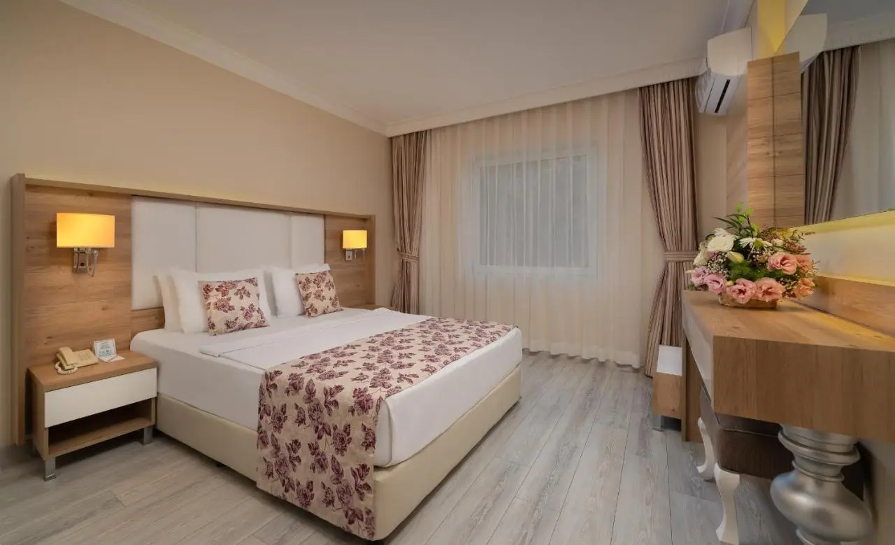 Royal Garden Beach Hotel
