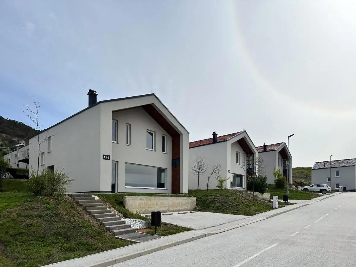 Poljine Hills