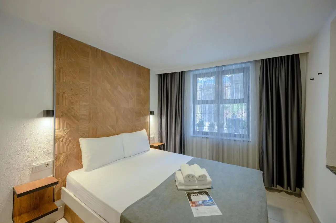 The Easy Rooms Terrace
