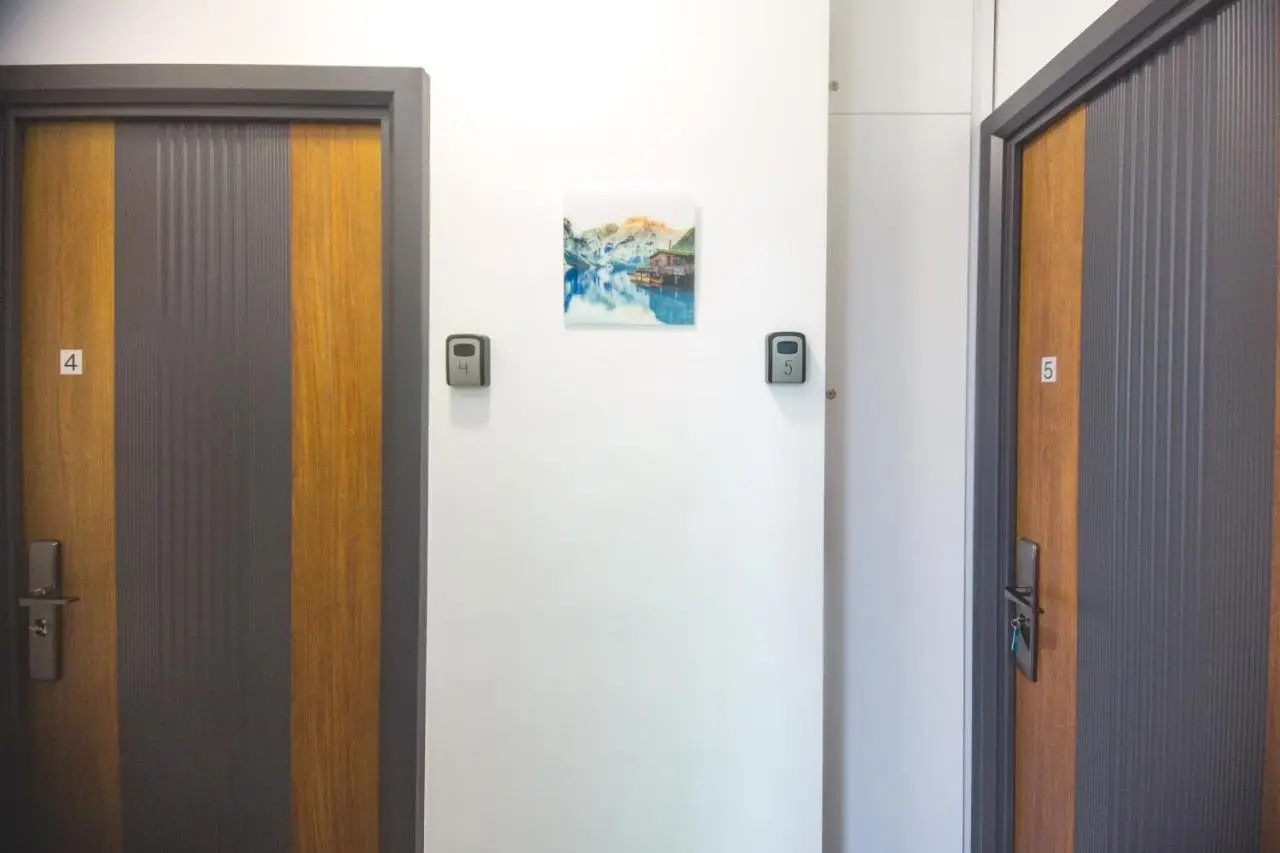 Holiday Rooms 5