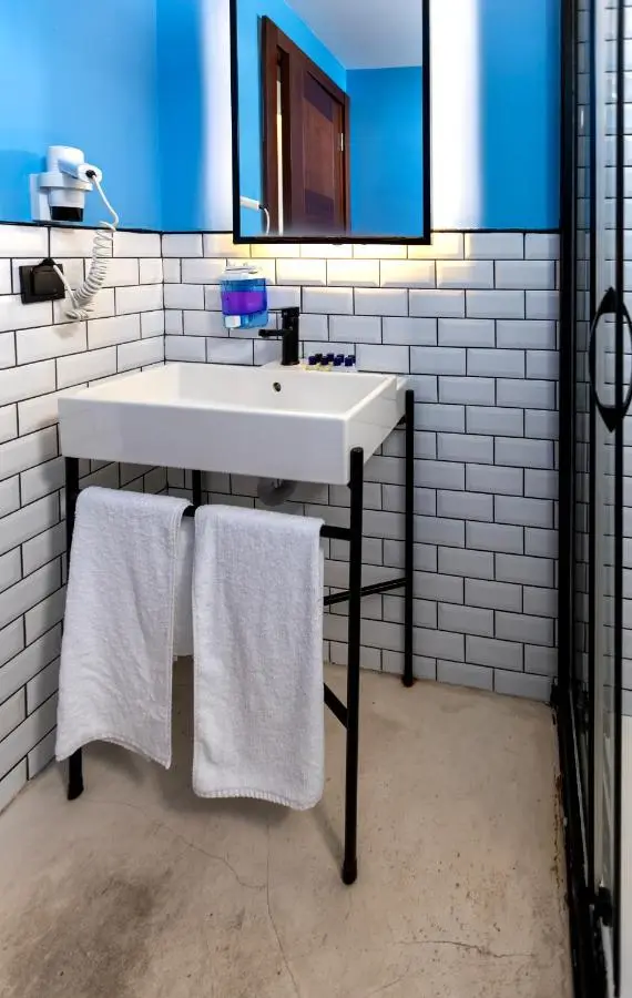 Mene City Hotel