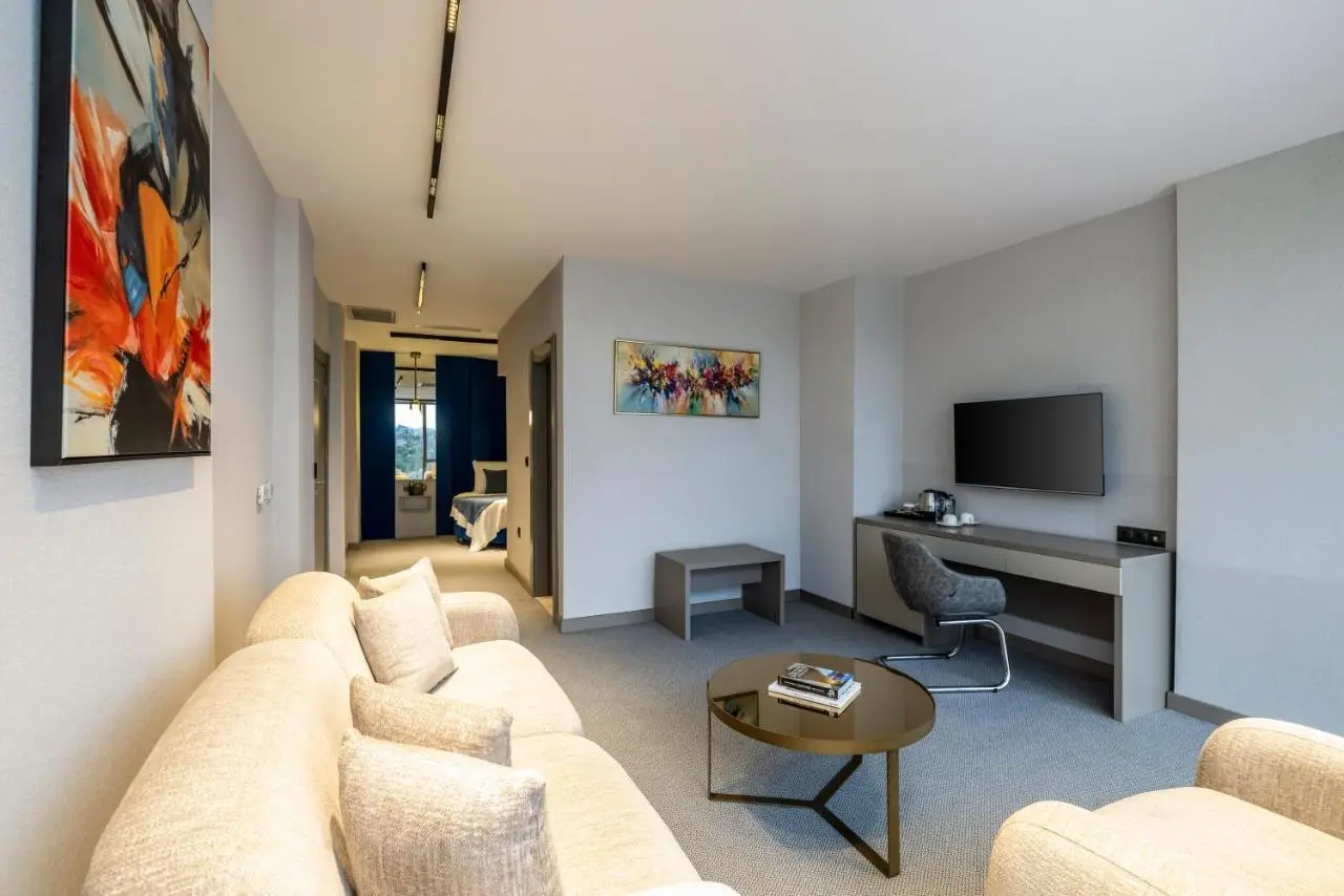 Rossi Luxury Hotel