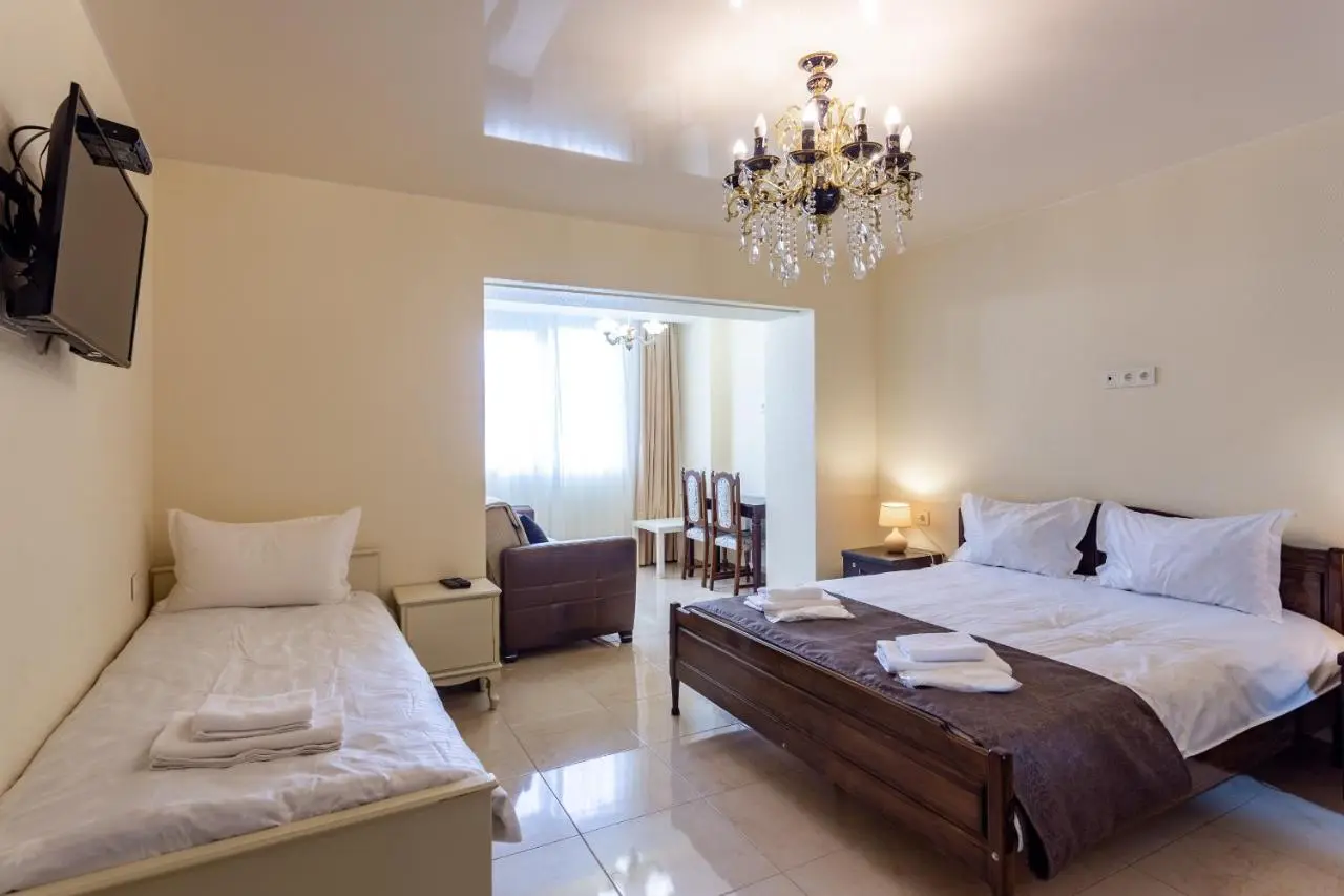 Prime location Apartment with Three Bedroom