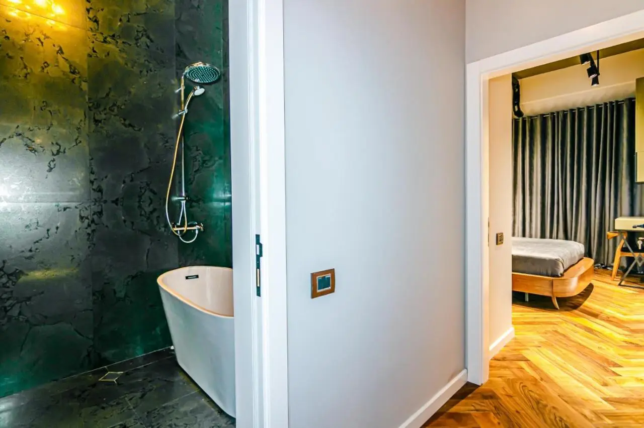 LUXURY K NightsBridge Residance White City