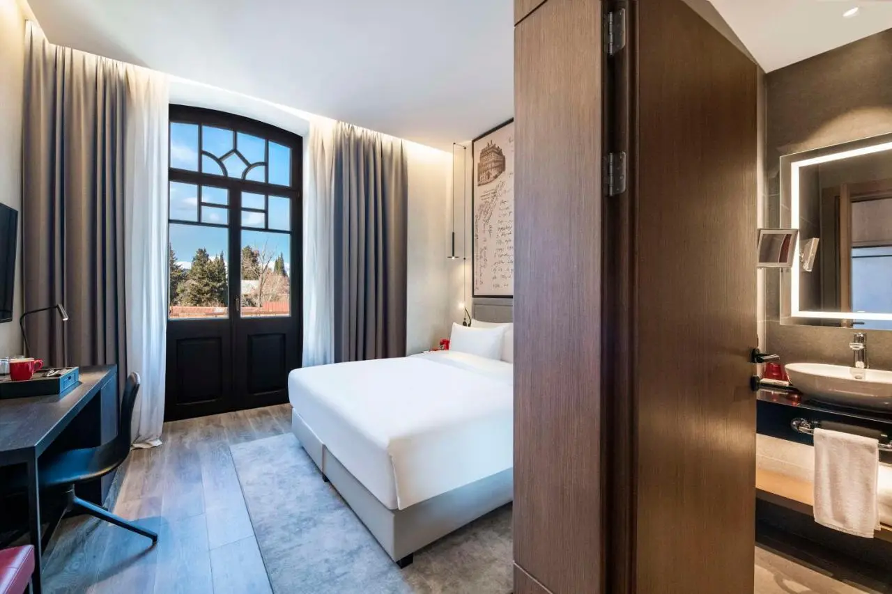 Radisson RED Tbilisi