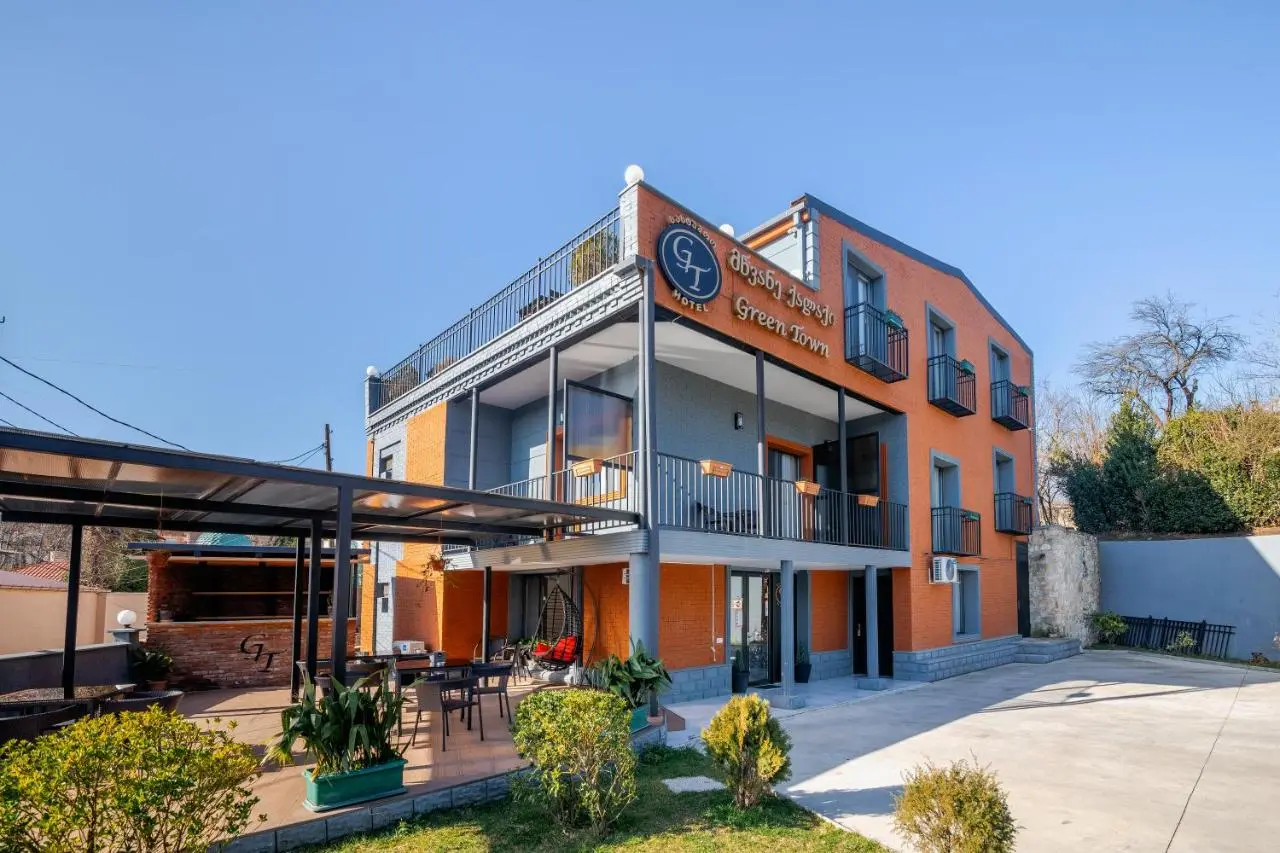 Hotel Green Town