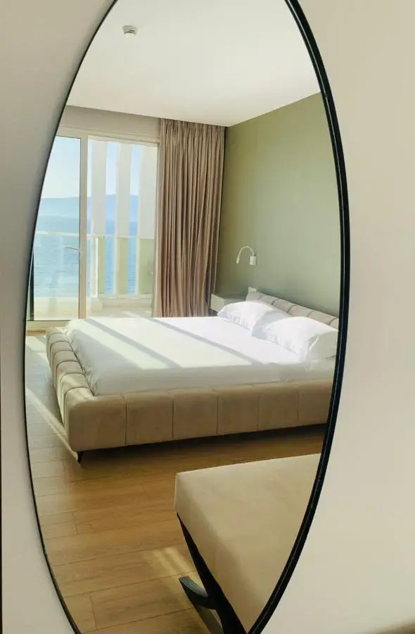 Grand Mirage