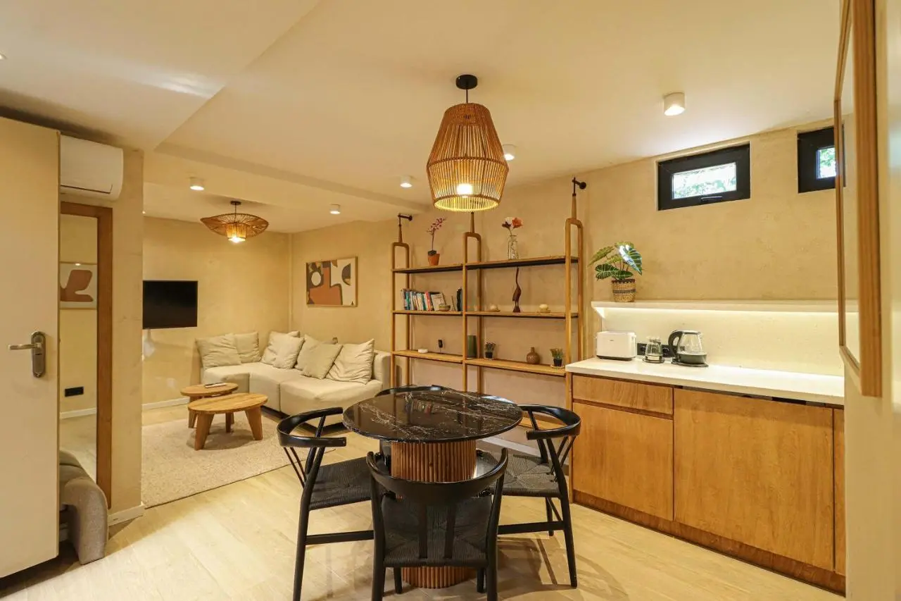 Newly Designed 2BR Apartment In Center-By Wehost