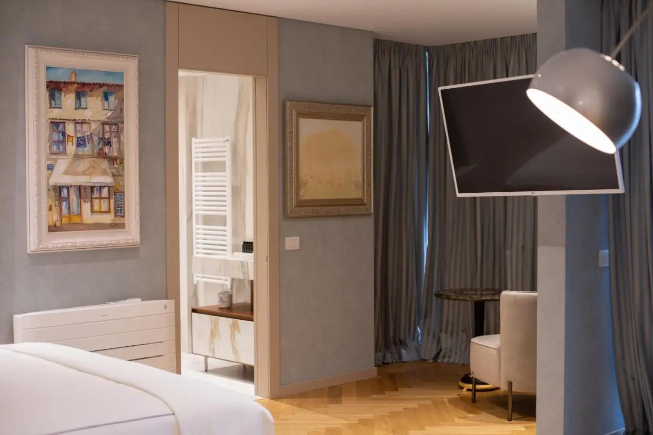 Seven Luxury Suites