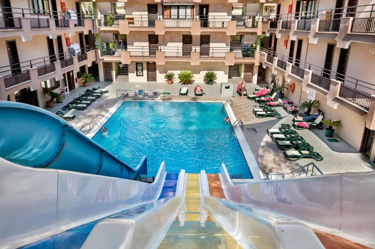 Aleria Belport Beach Hotel