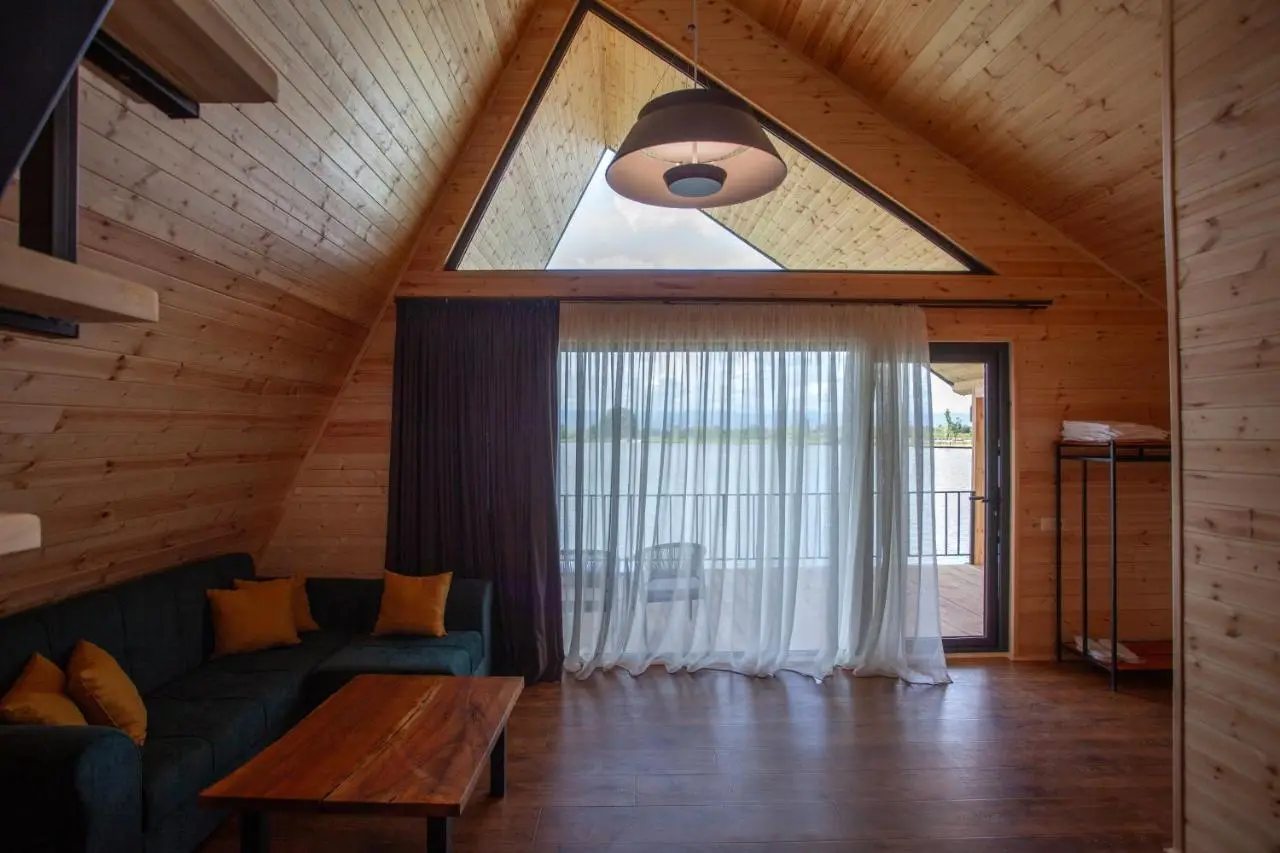 Moretoni Lake Resort
