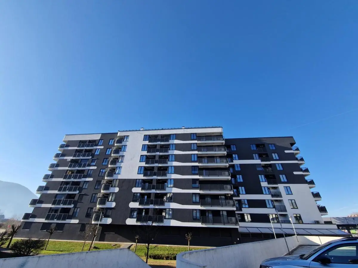 River Lux Residence & Private Garage