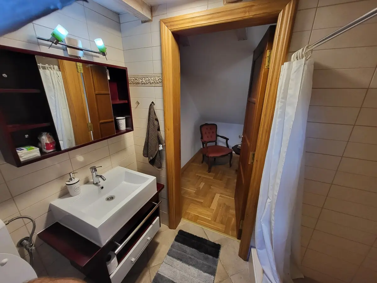 Superior 2   106m2 Apartment A/C free Parking
