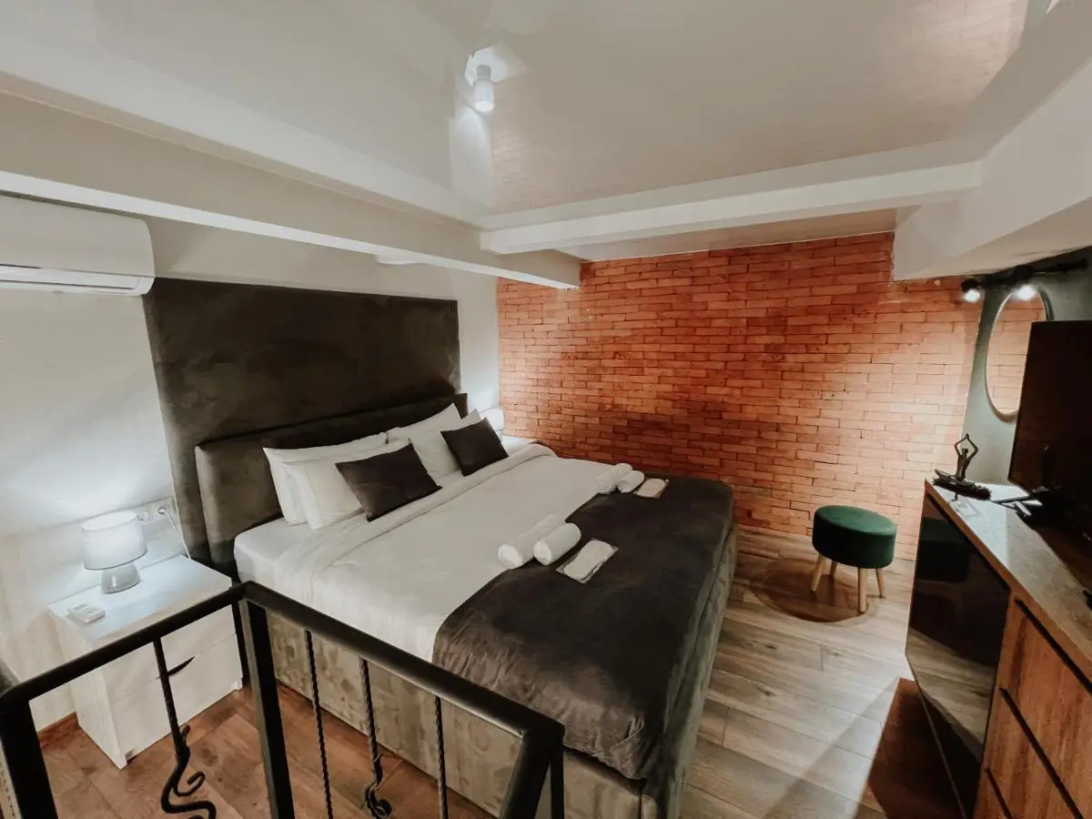 Luxury Duplex Studios - City Center