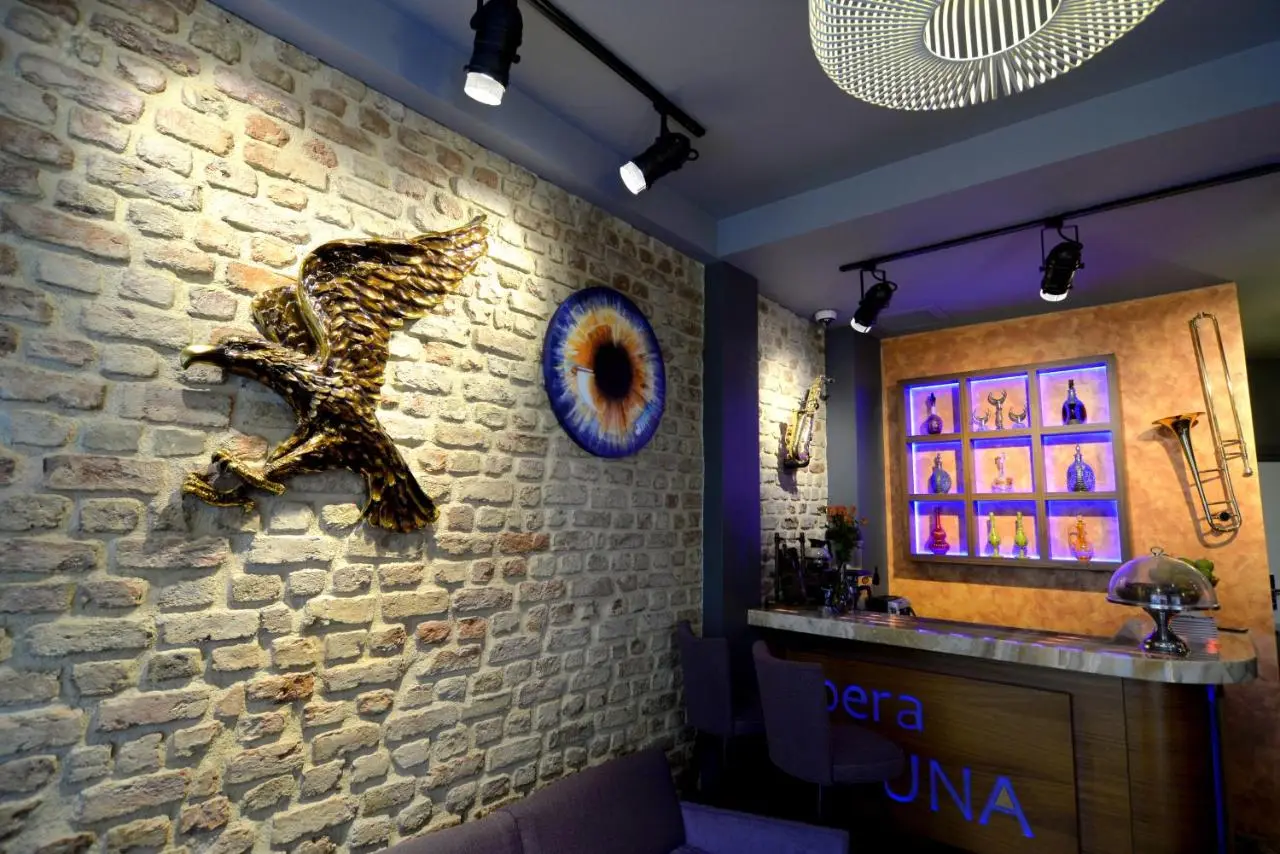 Pera Luna Residence