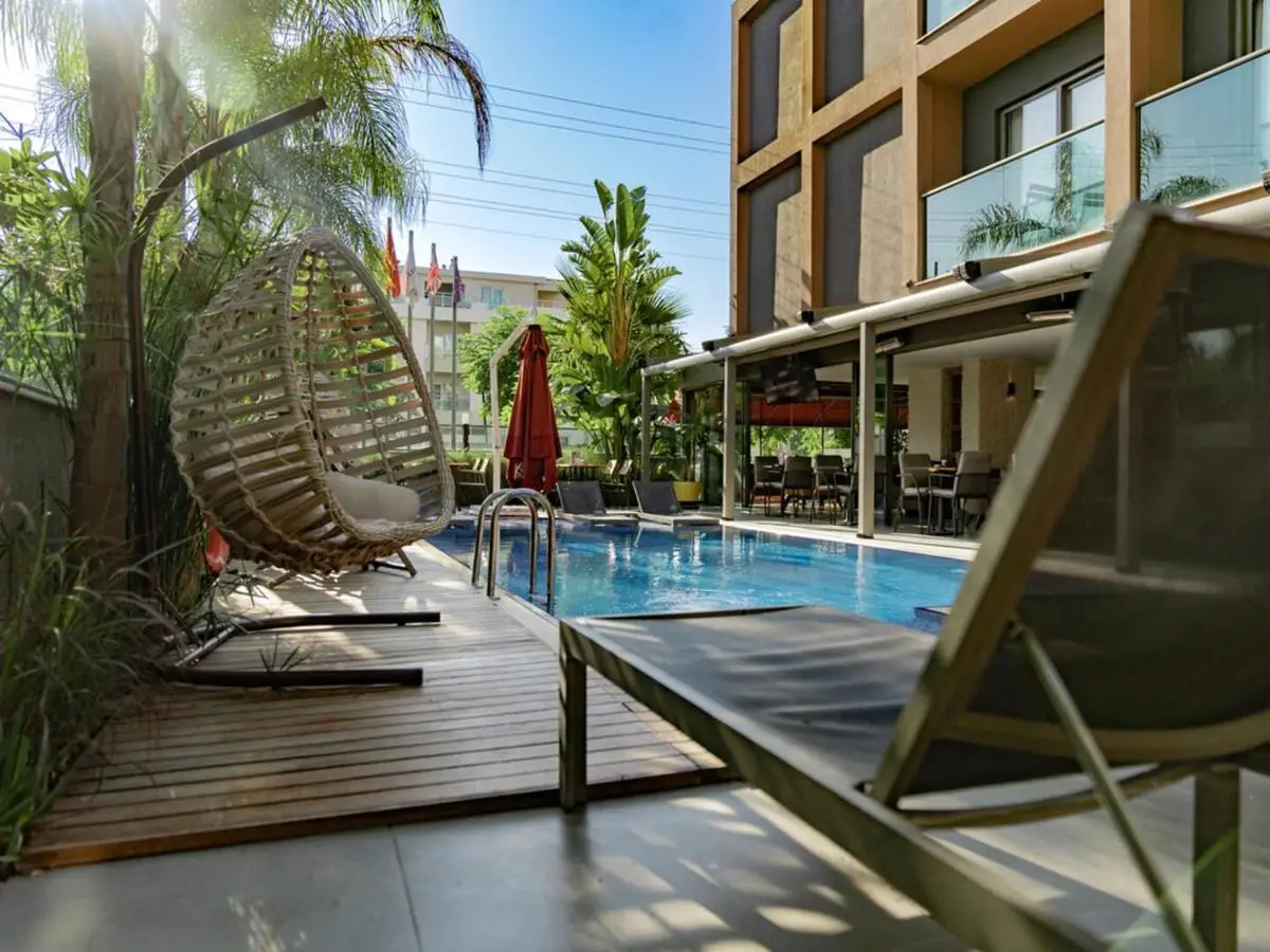 Laren Sea Side Hotel Spa