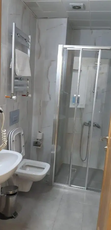 Arya Hotel