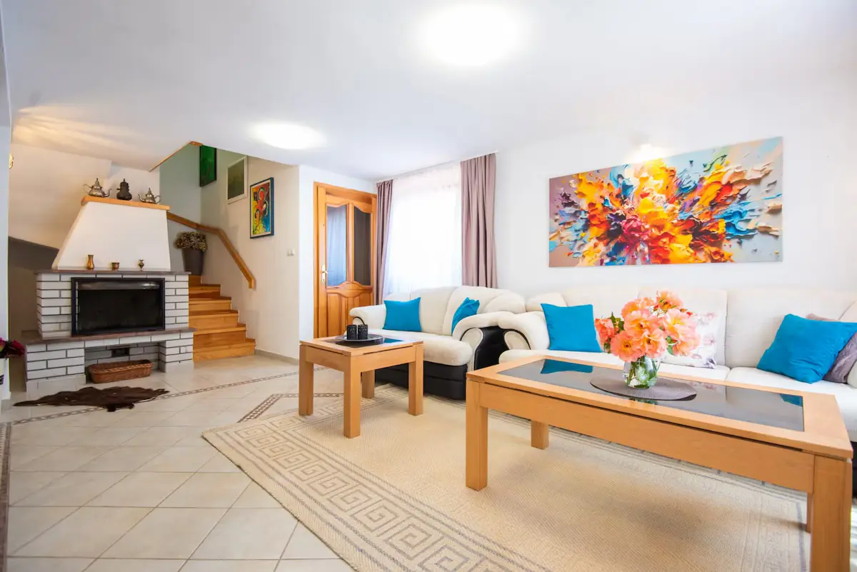 6BDR Holiday Nest - Green Aris