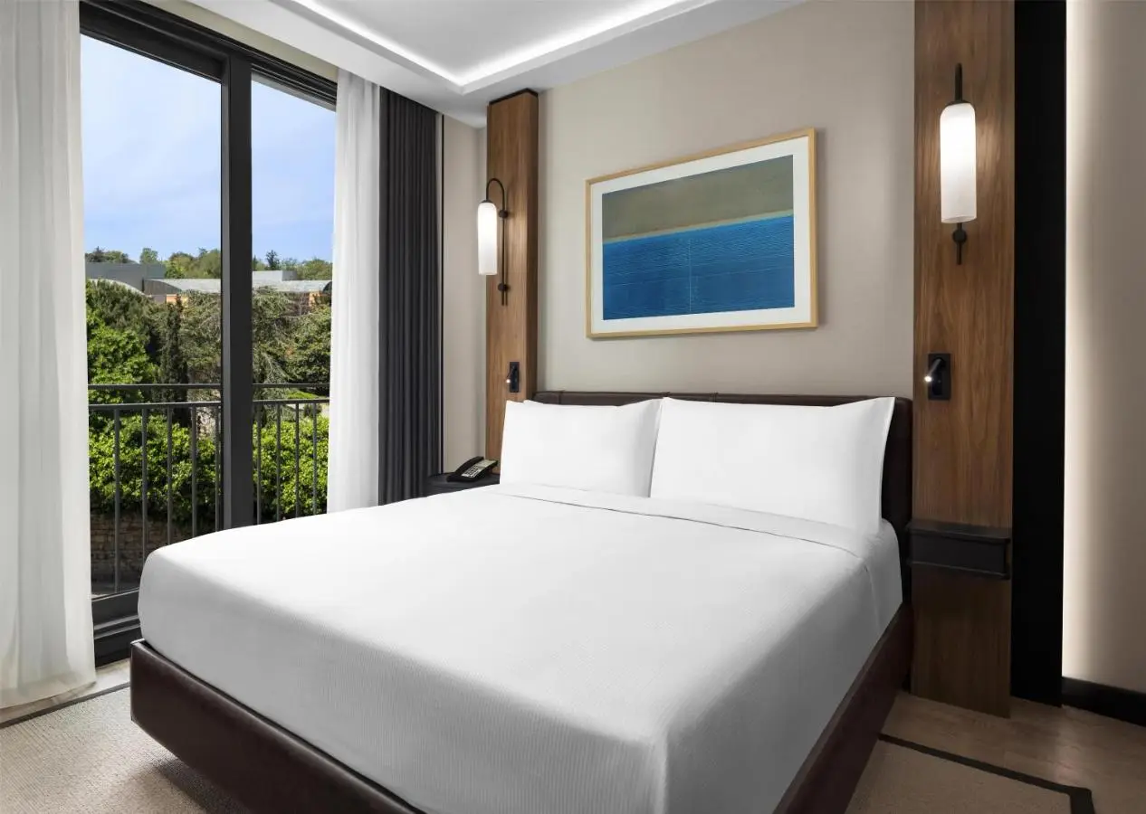 Altunizade Suites Istanbul, Curio Collection By Hilton