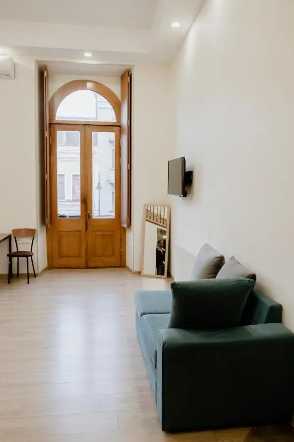 2 Signature Apartments on Agmashenebeli
