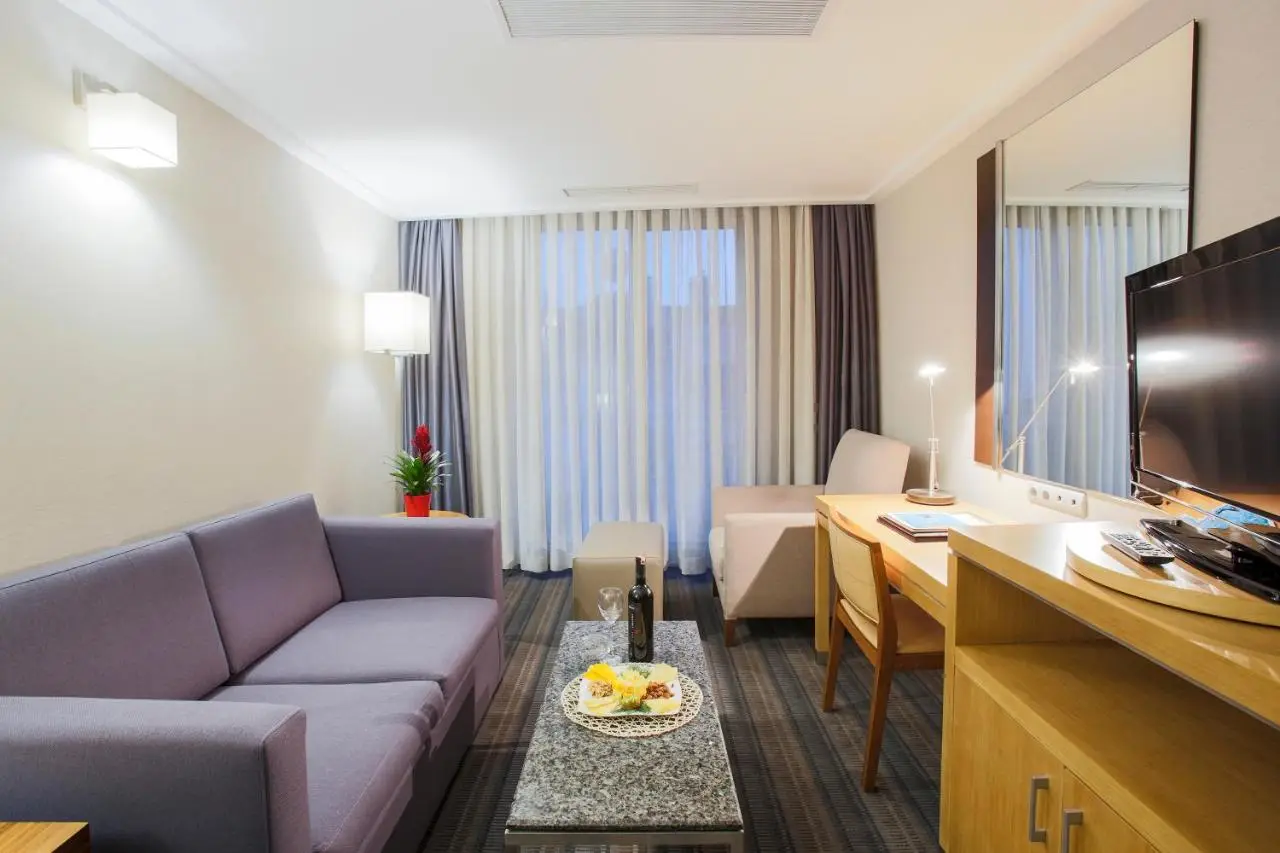 Housez Suites & Apartments Special Class