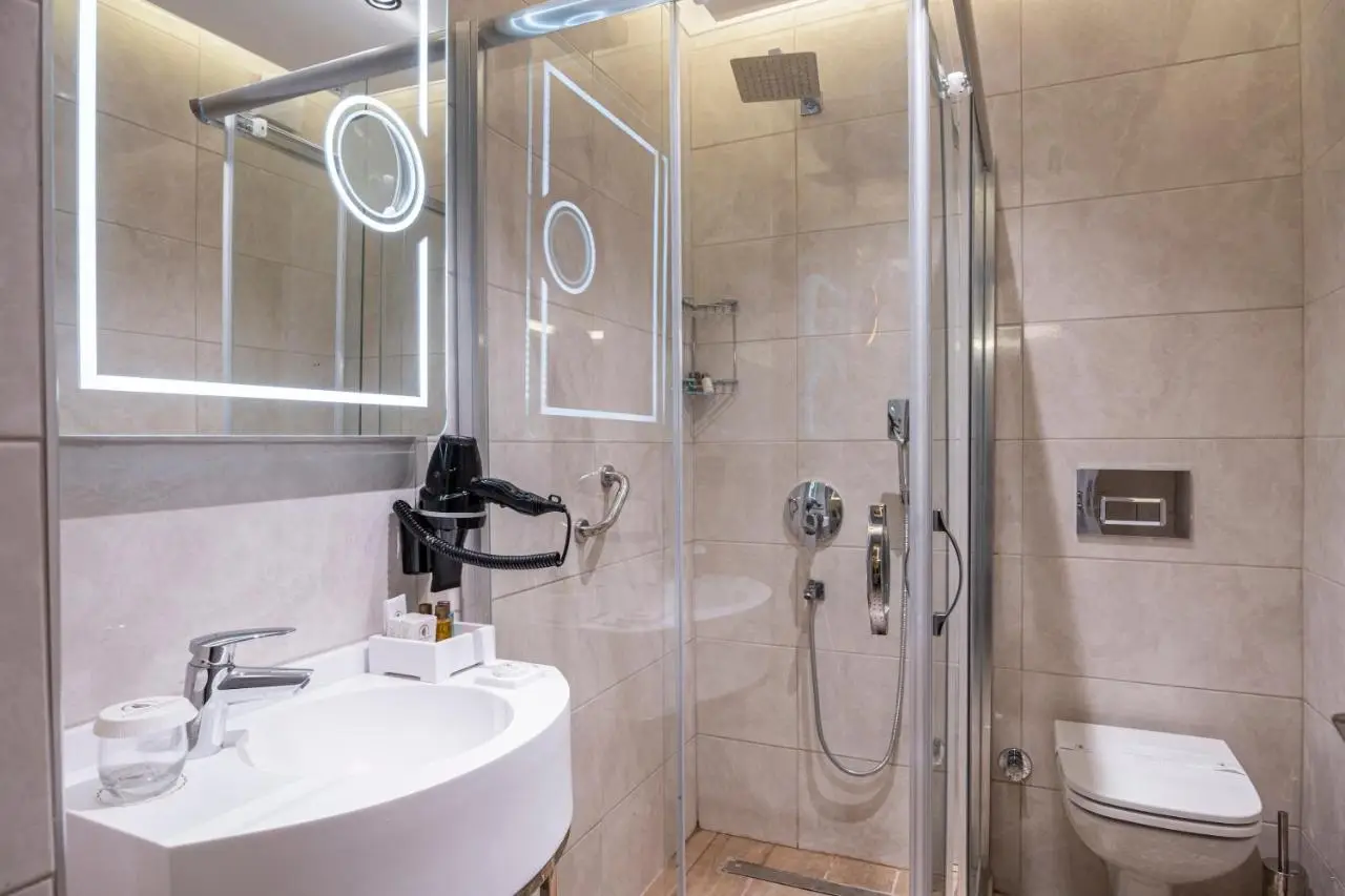 Pera Luna Premium Hotel