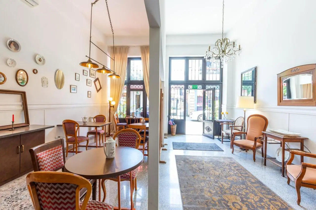 Hotel N16