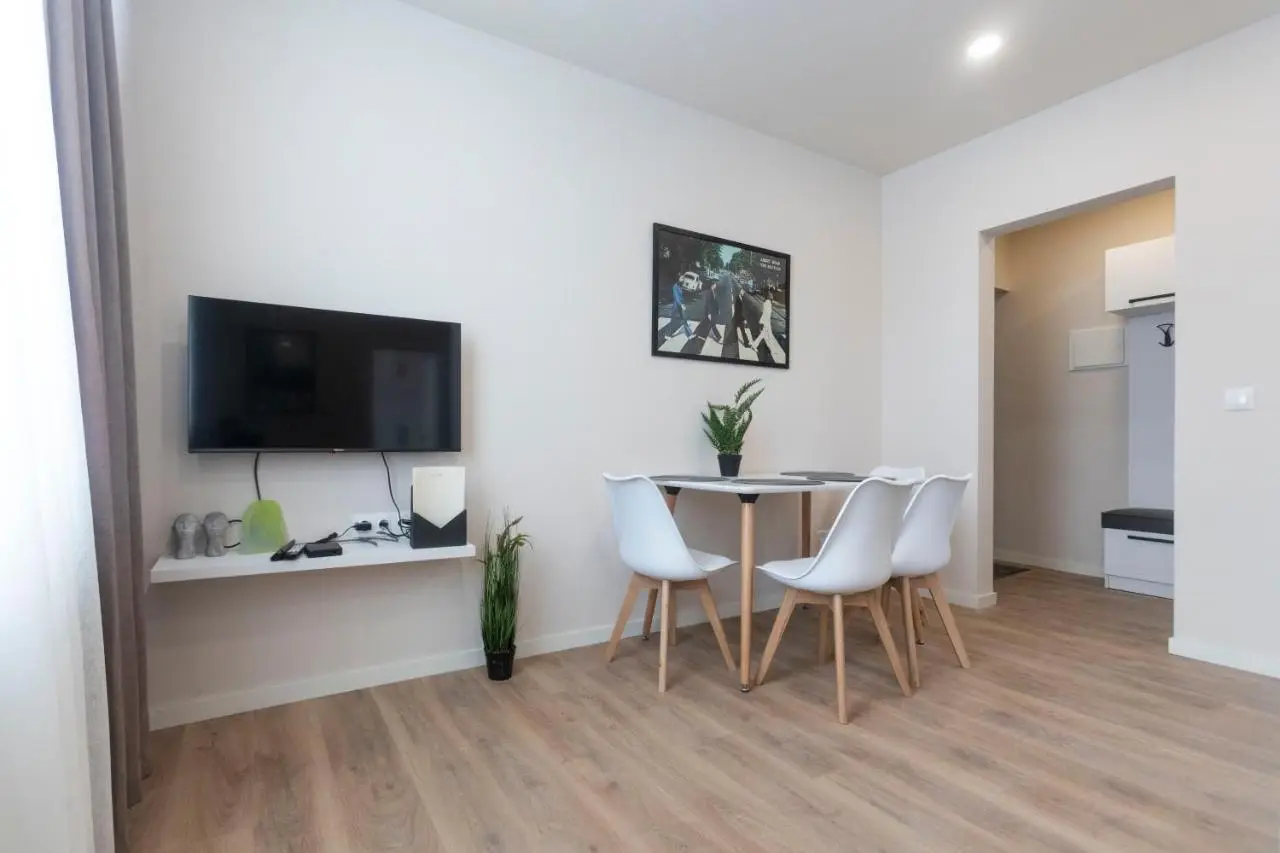 Cozy 2 bedroom apartment in the Gudauri centre - ski in/ ski out