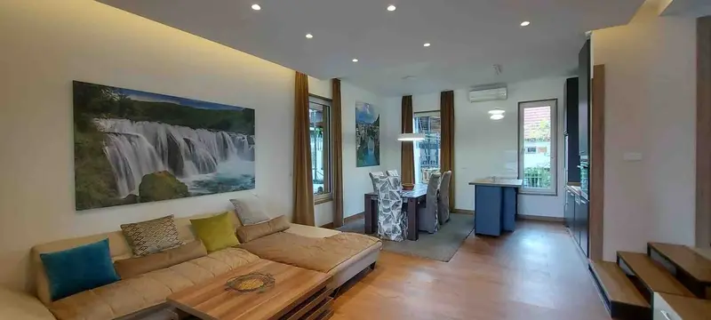 Villa Wood & Green Pool & Spa Residence