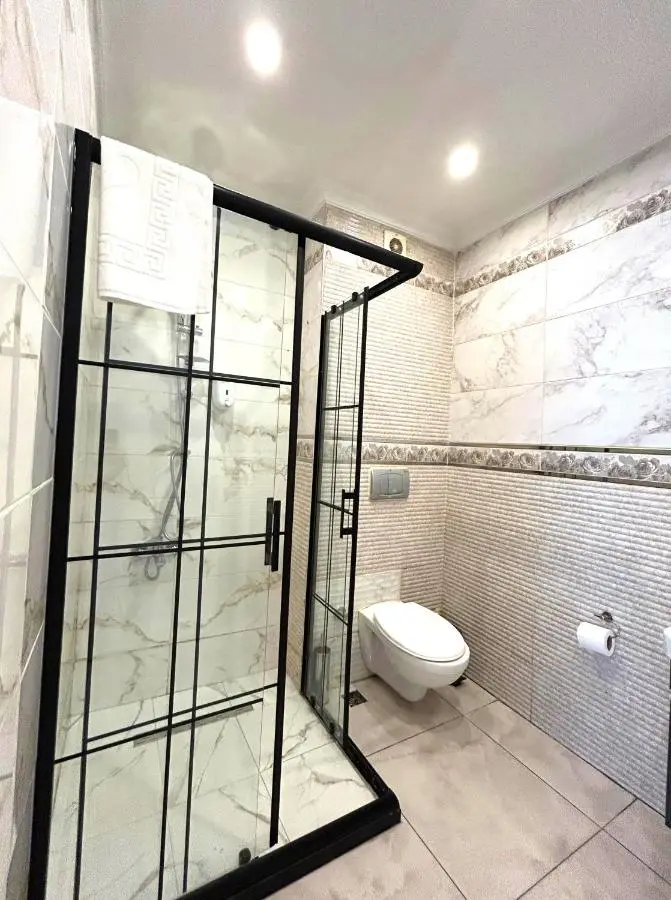 Royal Garden Suite and Hotel