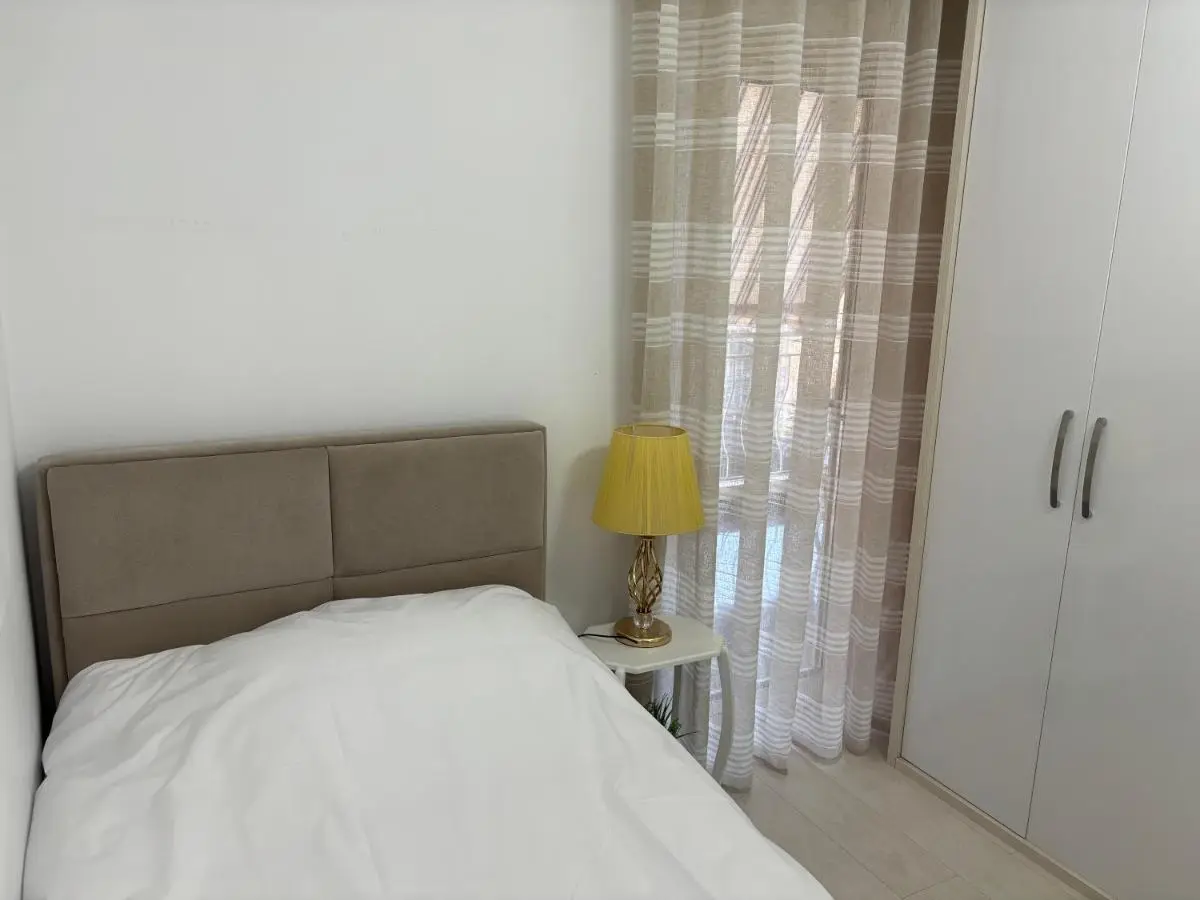 Center, Selvia White Apartment
