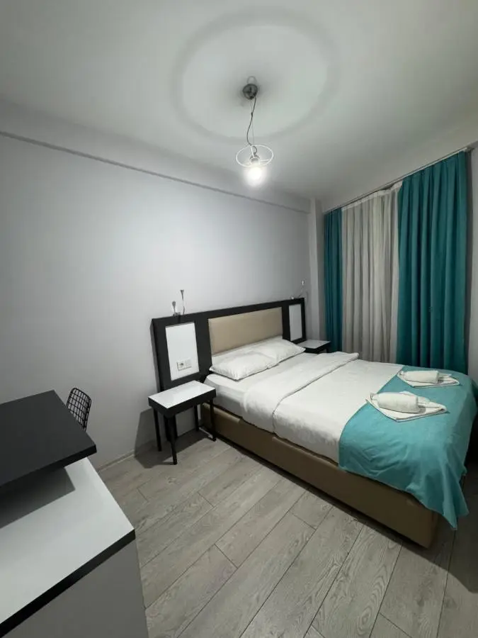 Arya Hotel