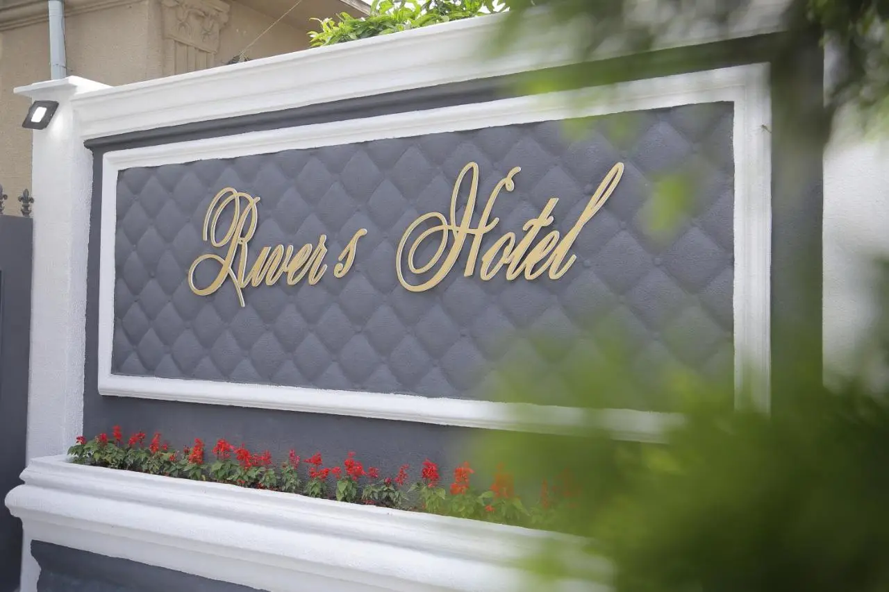 River S hotel
