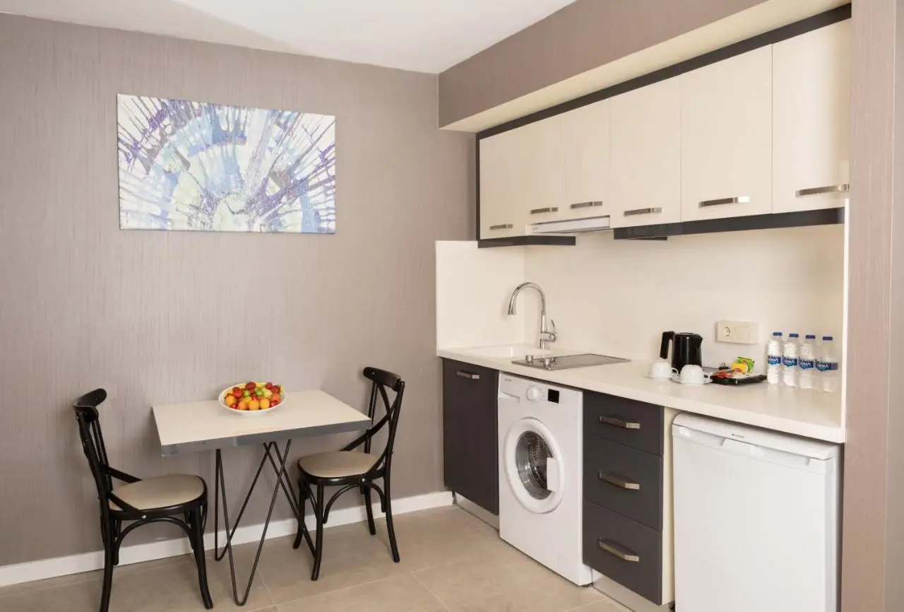 Elm Suite Hotel