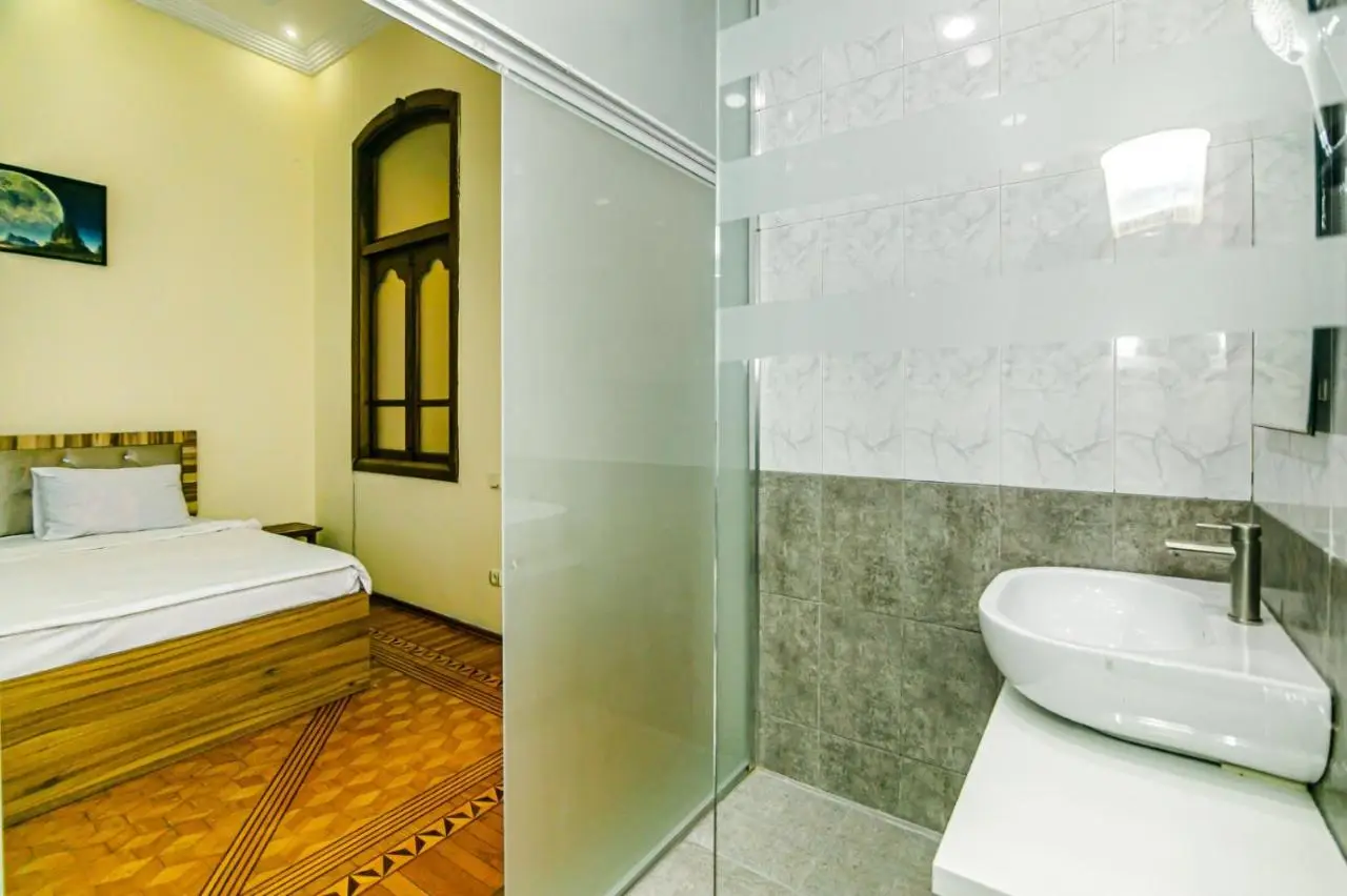Targovu 4 Room Malakan Garden