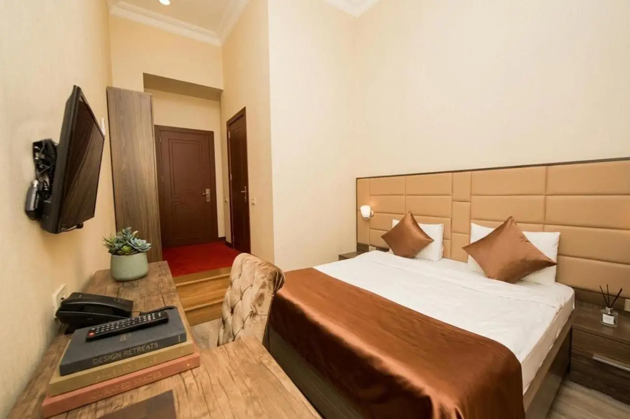 Passage Hotel & Apartments