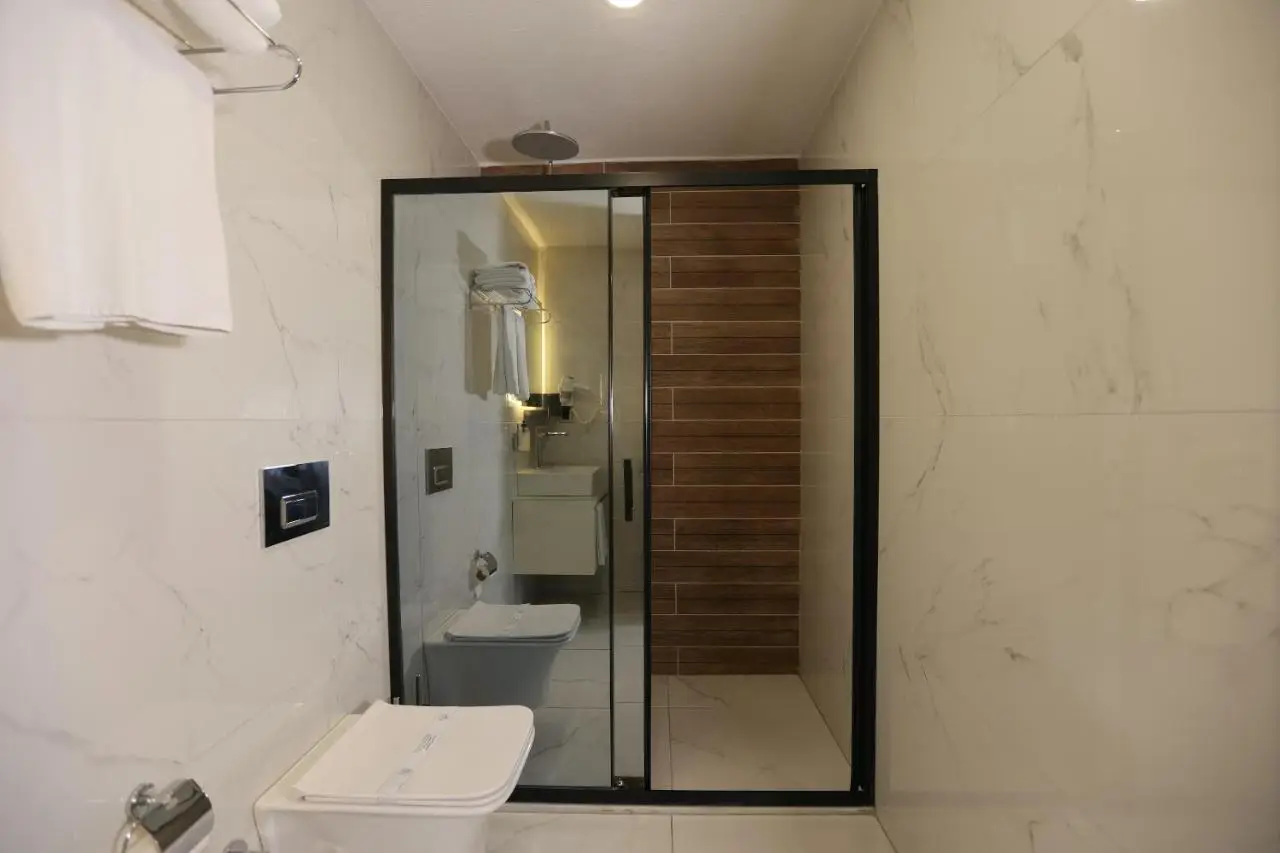 Ren Business Hotel