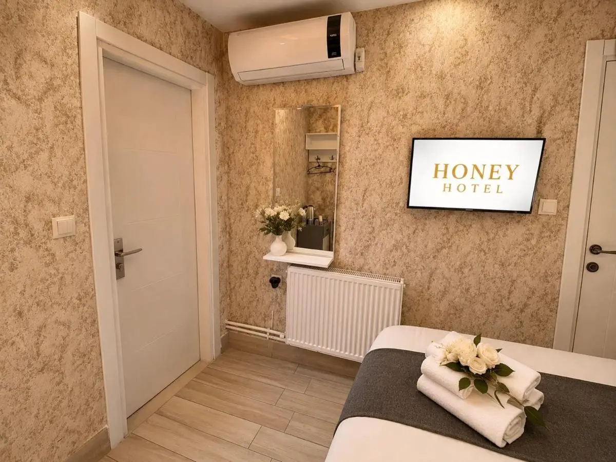 Honey Hotel